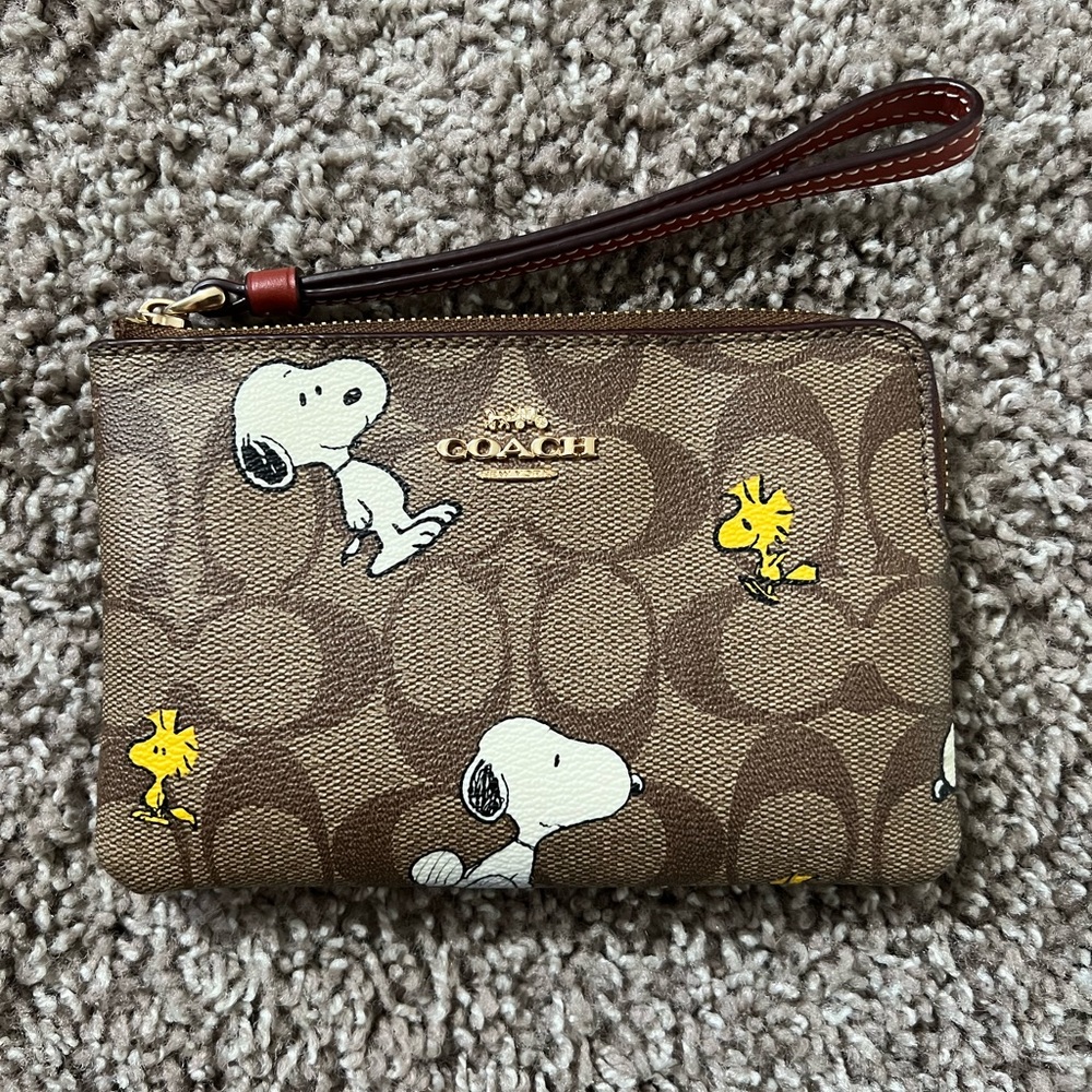 Coach X Peanuts Woodstock wristlet